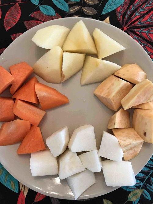 上热门切开翠雪绿蜜宝瓜,揭开夏日清凉美食的神秘面纱