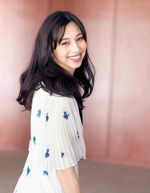 女明星网红跑车图片,风采夺目瞬间捕捉