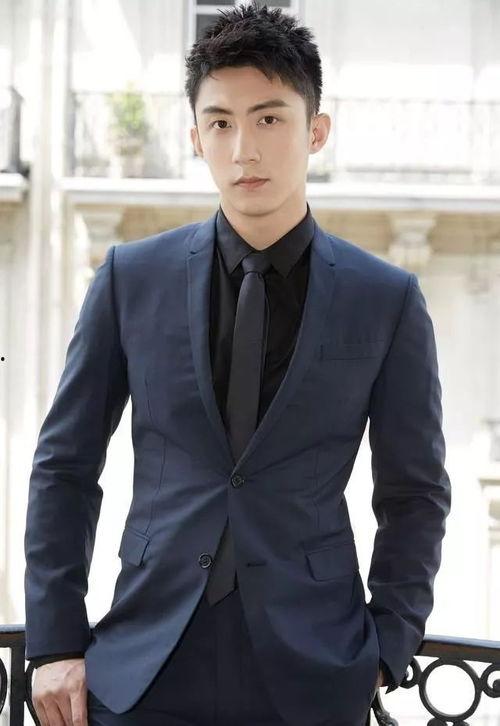 吃瓜博主爆料易烊千玺,背后真相令人震惊！