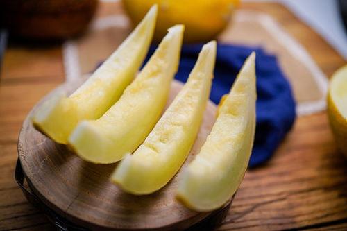 上热门冰糖雪梨瓜,夏日消暑新宠，甜蜜瓜果新风尚