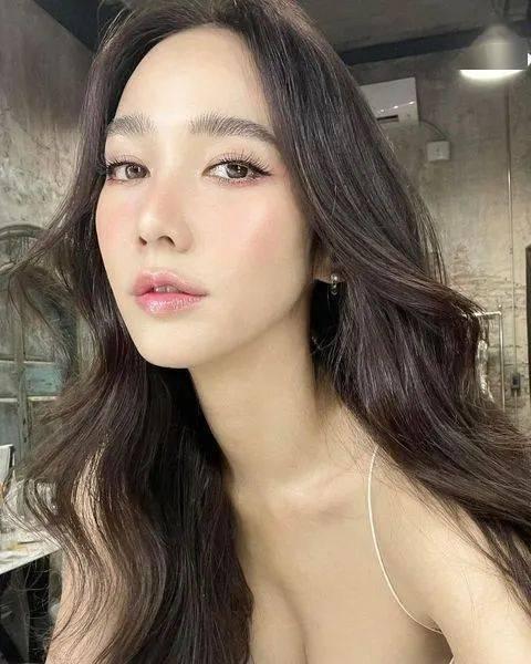 泰国aump女明星网红,闪耀东南亚的时尚偶像