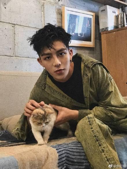 爆料吃瓜的那个主播男的,吃瓜主播背后的神秘男子