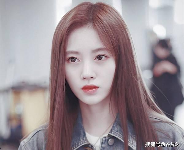 明星网红谁流量大,揭秘当下最具人气的明星网红排行