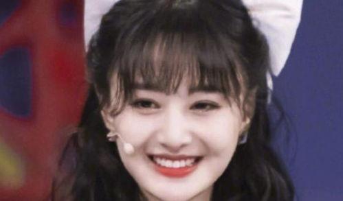 吃瓜爆料真名叫什么名字,揭秘“吃瓜爆料”真名背后的故事