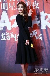 明星网红围巾图片女生,时尚女生必备单品