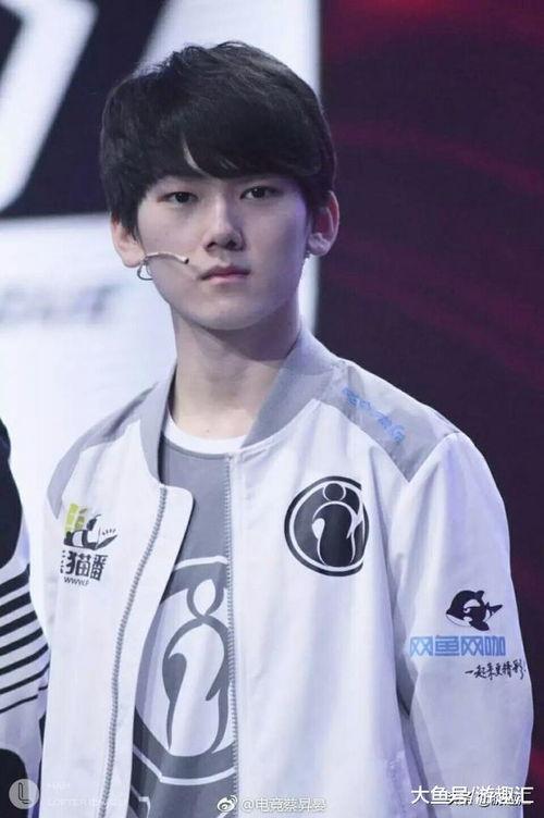 电子竞技明星网红,闪耀虚拟战场，引领潮流风向标