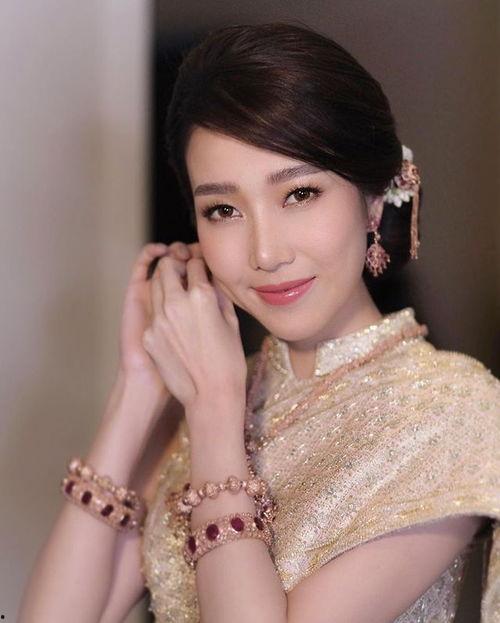 婚戒明星网红叫什么,揭秘他们的爱情故事