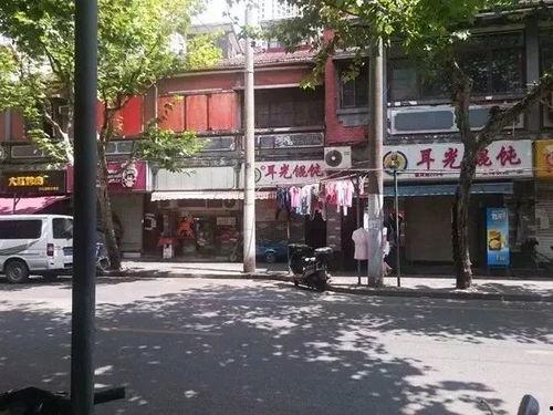 上海明星网红小吃街,味蕾盛宴，潮流聚集地